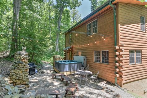 Vrbo asheville nc pet friendly - Asheville, North Carolina, United States of America ... OPEN ! NC Private Rustic Ski Lodge hot tub Cabin Sleeps 15 Hanging bed & 2 ponds ... Pet friendly in ...
